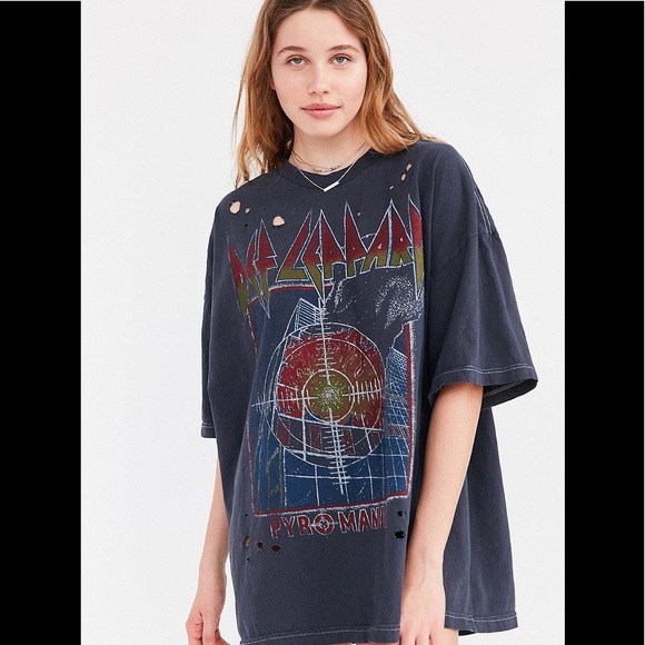 urban outfitters def leppard t shirt